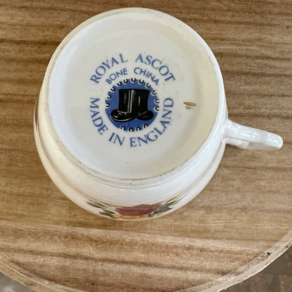 Vintage Royal Ascot Cup & Saucer - Picture 10 of 13